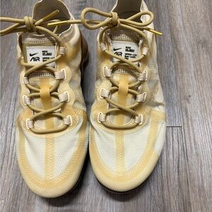 Great condition Nike vapormax lite beige / bronze gold color  women’s size 8